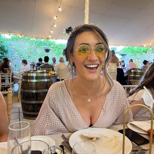 Meet your Posher, Robyn